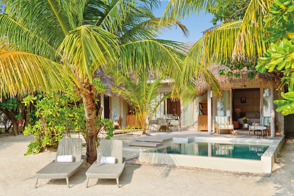 content/hotel/Kanuhura/Accommondation/Grand Beach Pool Villa Sunset/Kanuhura-Acc-GrandBeachPoolVilla-06.jpg